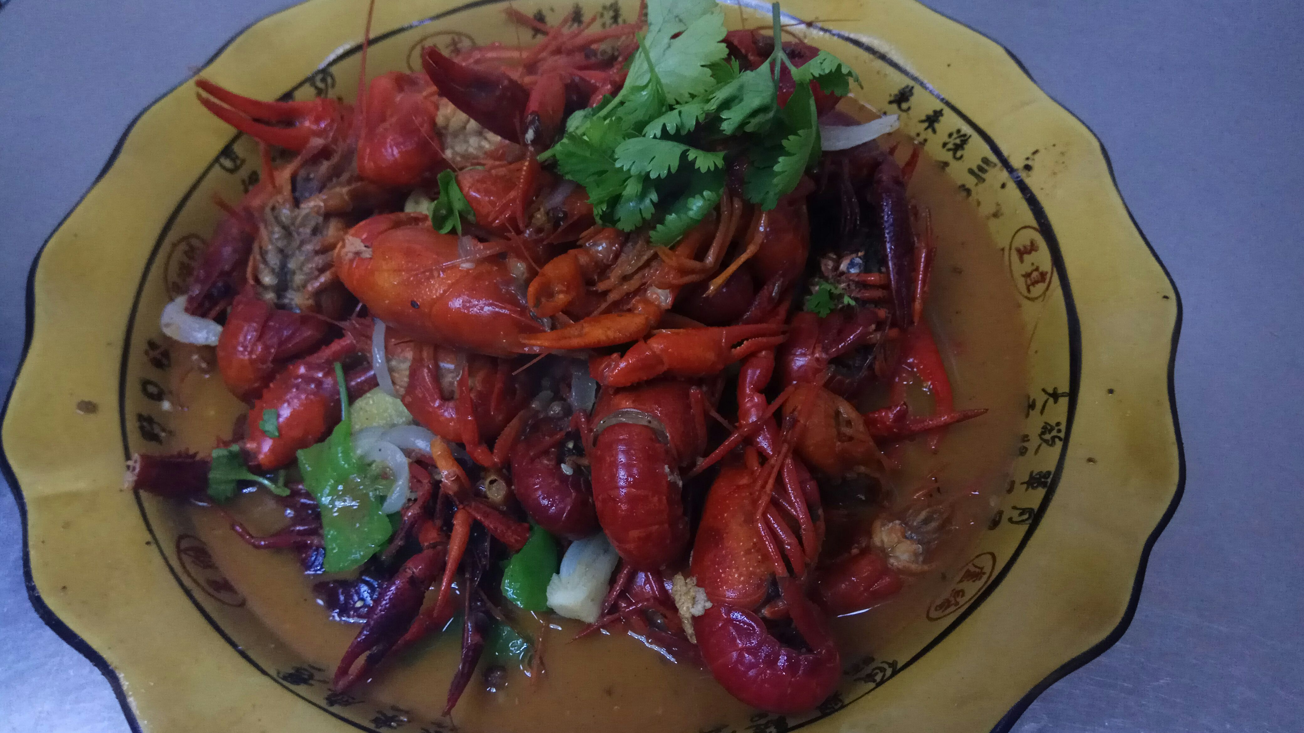 朋友送我3斤龙虾,正好把我做手抓龙虾